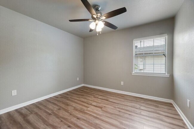 Building Photo - Recently Renovated Property in Hurst