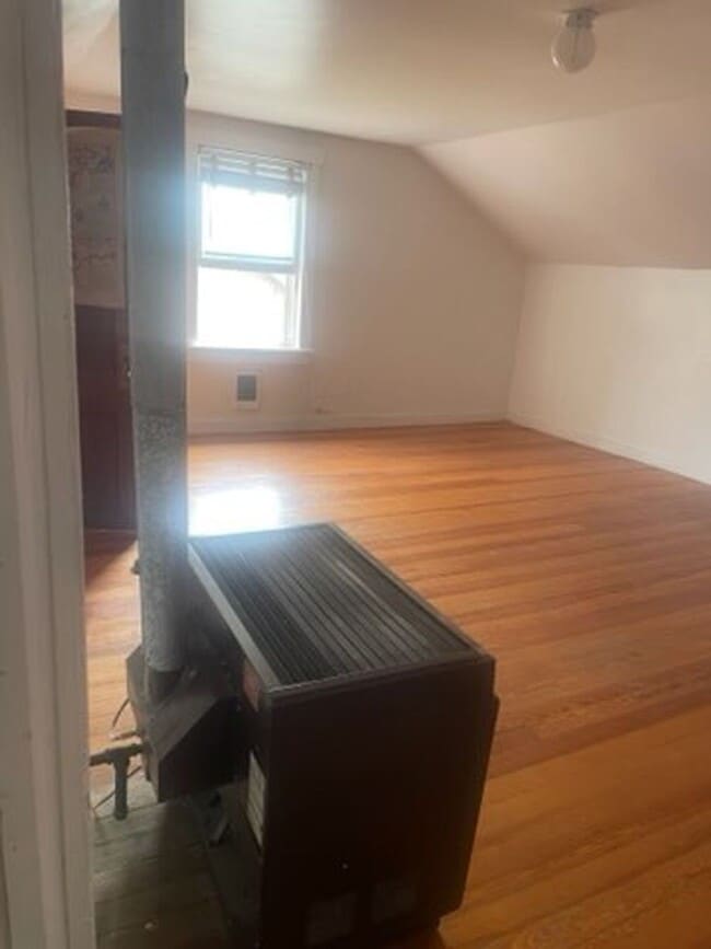 Building Photo - 2 bedroom apartment for Rent - Poughkeepsie