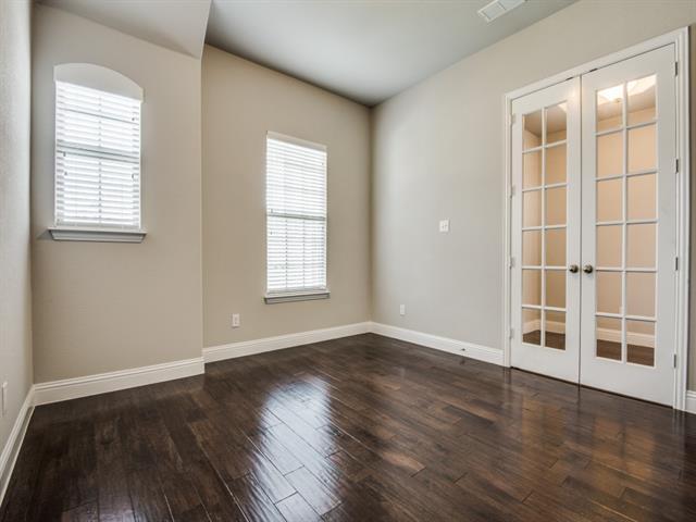 Building Photo - 812 Llano Falls Dr