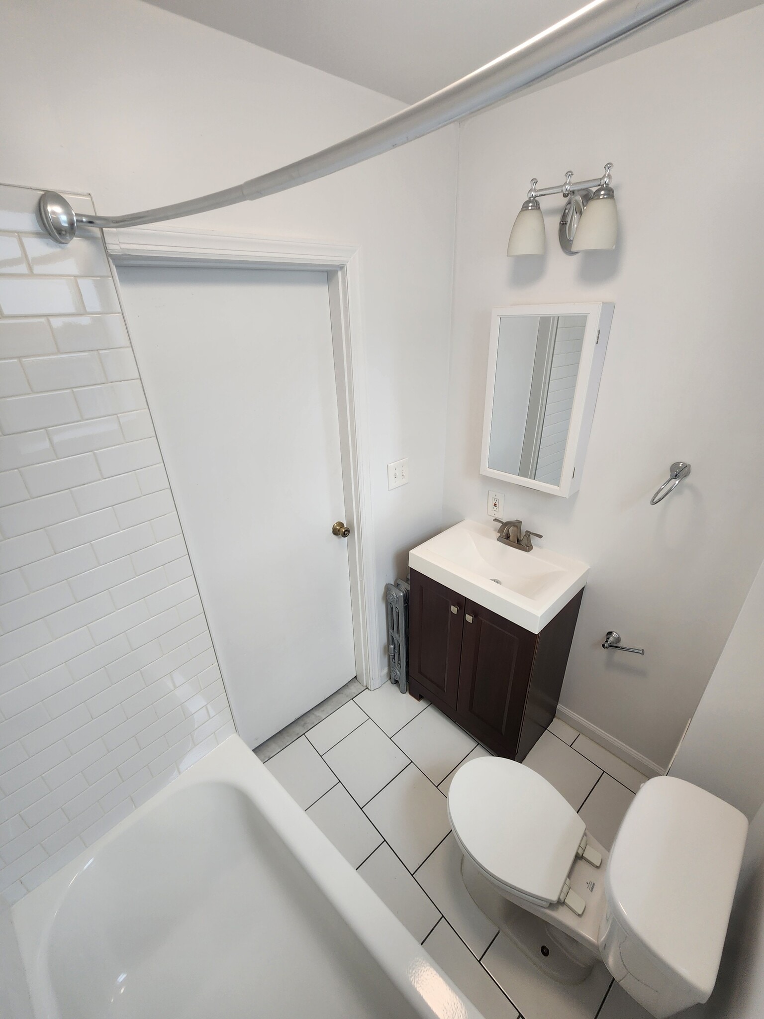 Building Photo - 7 Woodland Ave