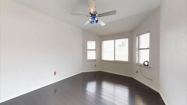 Building Photo - Northeast El Paso 5bed Refrig A/C house in...