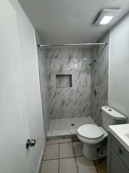 Building Photo - 4239 Empire Way