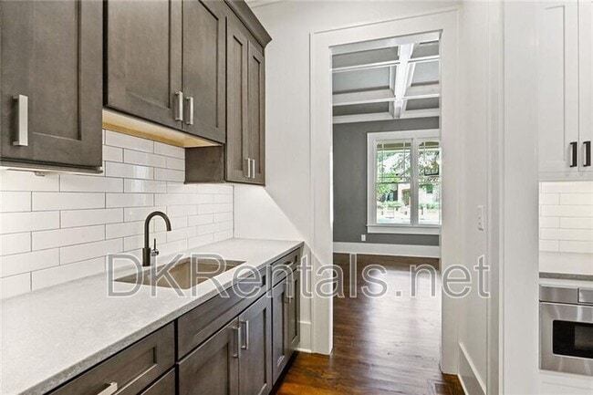 Building Photo - 2272 Abby Ln NE