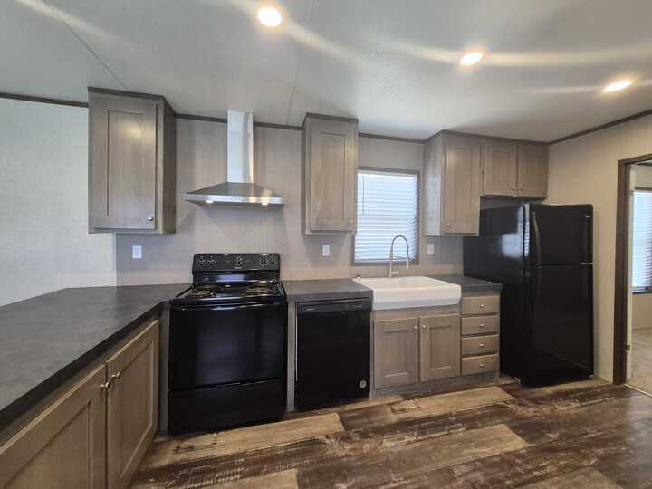 Building Photo - 204 Marie St