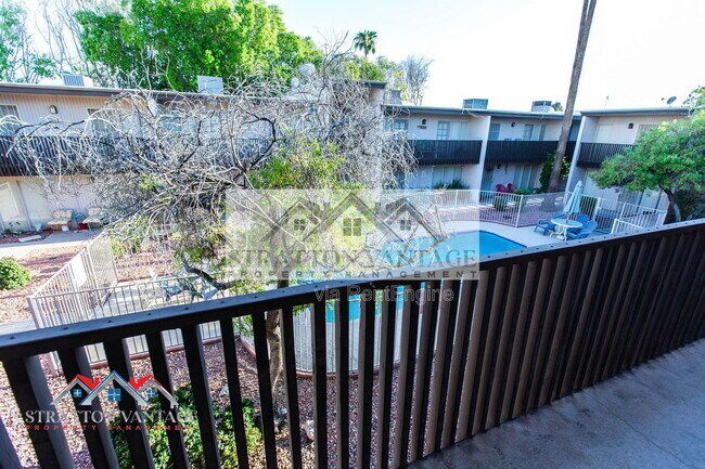 Building Photo - 1828 W Tuckey Ln