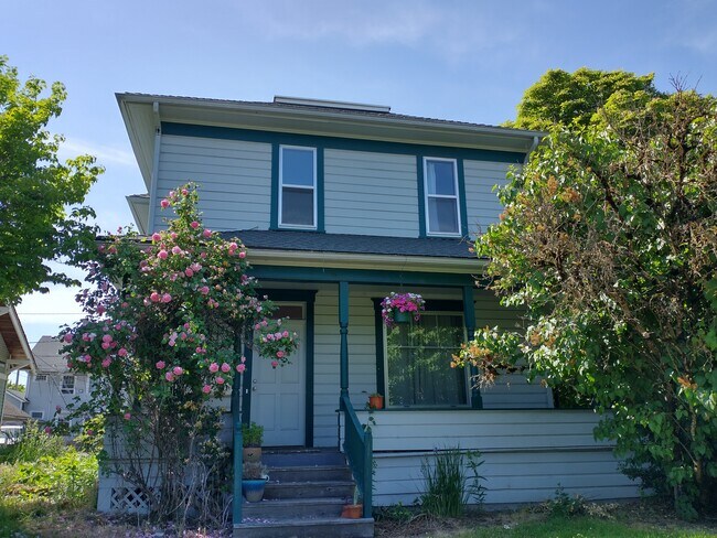 Building Photo - Historic John Rickard House