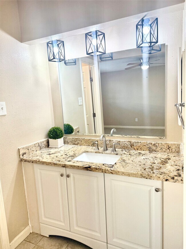 Building Photo - 408 Bay Ridge Dr