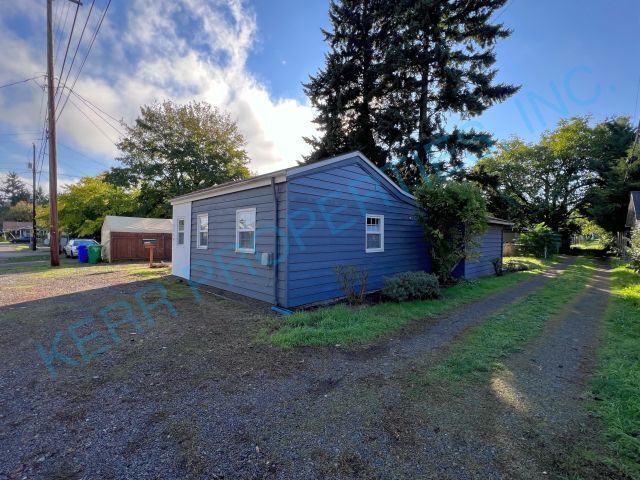 Building Photo - Charming 2-Bedroom Retreat in the Heart of...