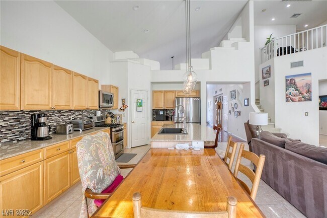 Building Photo - 57 Voltaire Ave