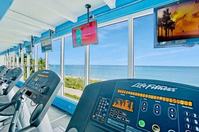 Building Photo - 5401 Collins Ave