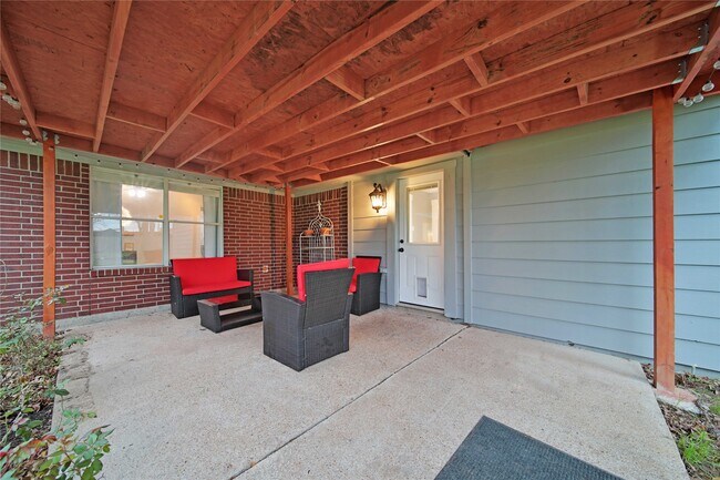 Building Photo - 6003 Weisinger Dr
