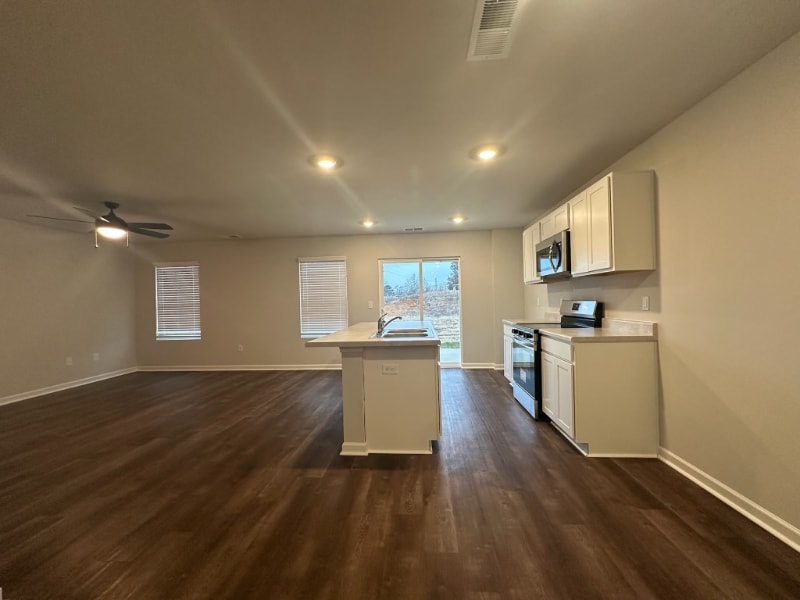 Building Photo - 39 River Rock St