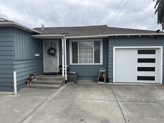 Primary Photo - 1234 81st Ave