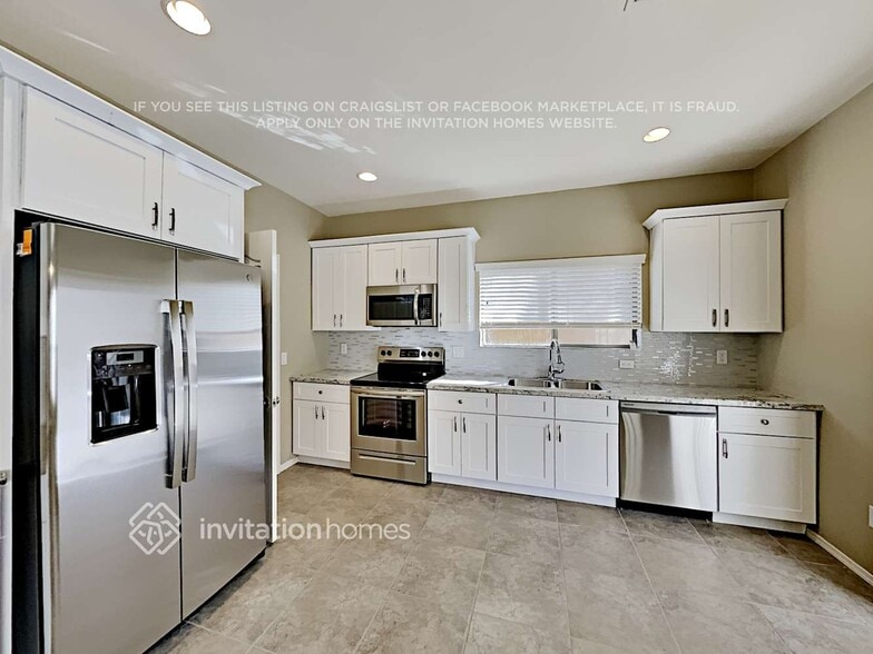 Building Photo - 2269 E Hazeltine Way