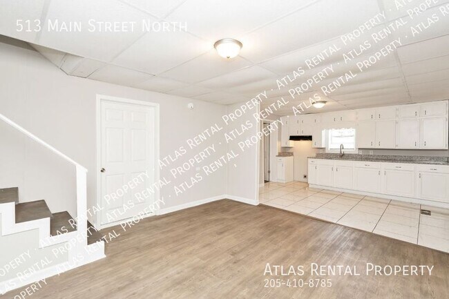 Building Photo - 513 Main St N