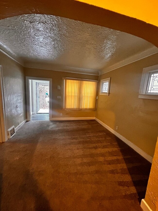 Building Photo - 3-bedroom located on Detroit's East side!