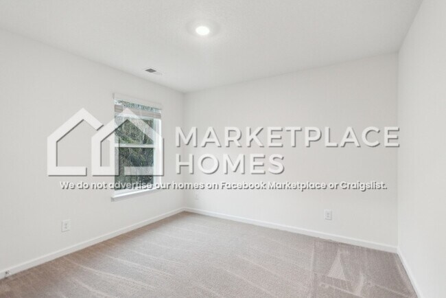 Building Photo - 2025 Southwood Cir