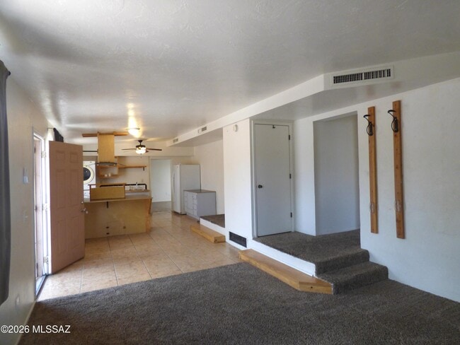 Building Photo - 1029 E Irwin Pl