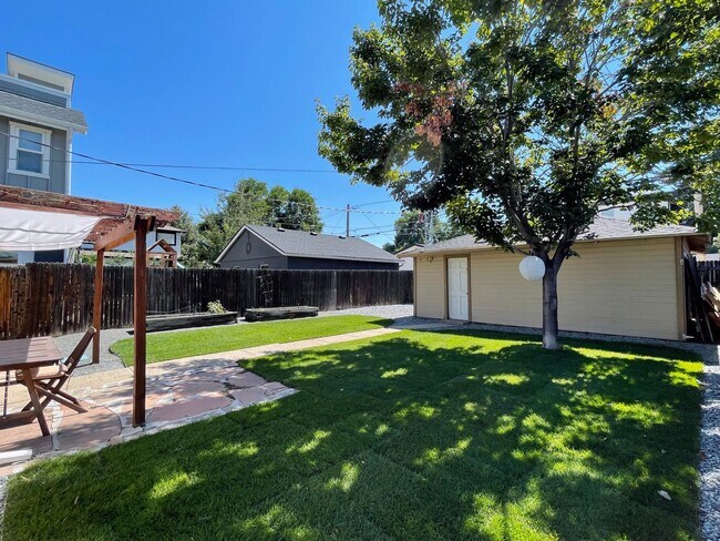 Building Photo - STUNNING Updated Bungalow Home in the West Highlands- Available 8/5!