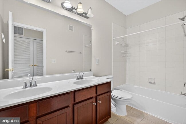 Building Photo - 42563 Highgate Terrace