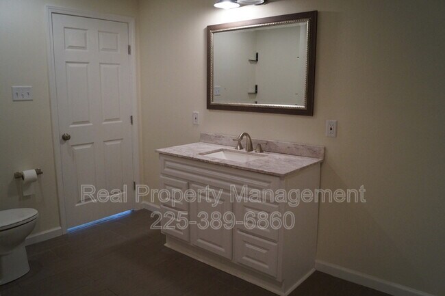 Building Photo - 9621 Siegen Ln