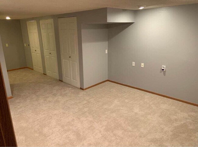 Building Photo - 1732 Ridgebury Dr