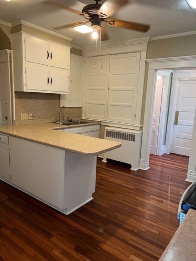 Building Photo - Beautiful 4 Bedroom 2 Bath House now Avail...