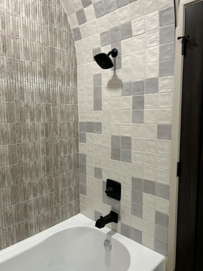 Building Photo - 940 M St SW