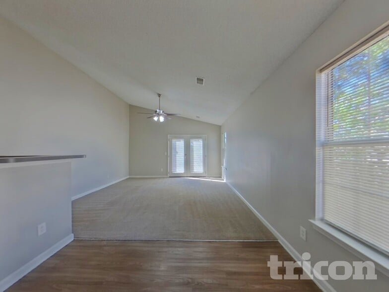 Building Photo - 18 Glen Knoll Ct