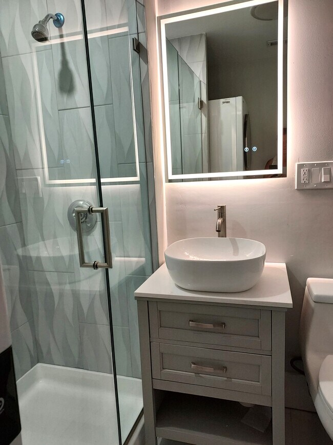 Building Photo - 9 Spring Garden St