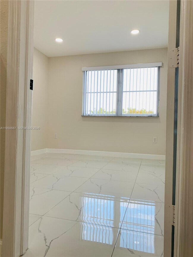 Building Photo - 7250 NW 177th St