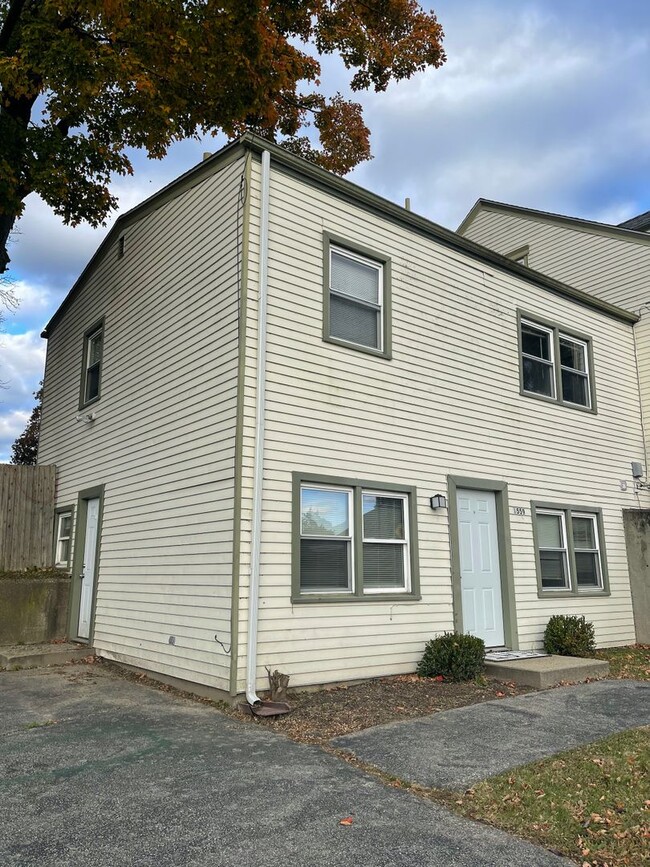 Building Photo - 1559 Smith St