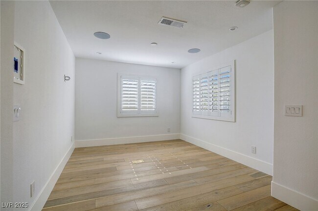 Building Photo - 9116 Eagle Ridge Dr