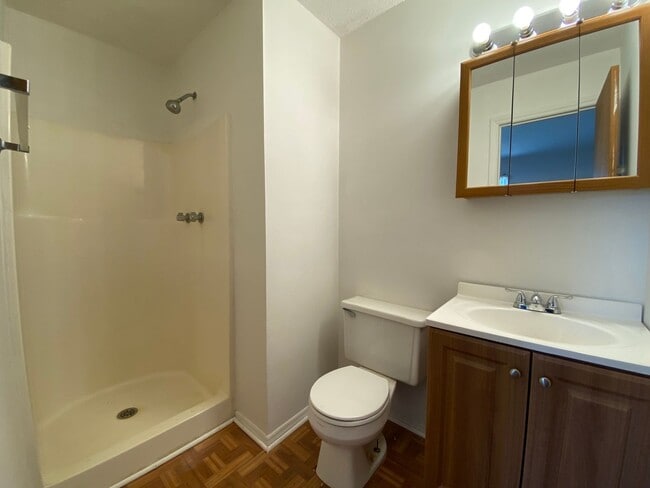 Building Photo - 21 Sugar Run Rd