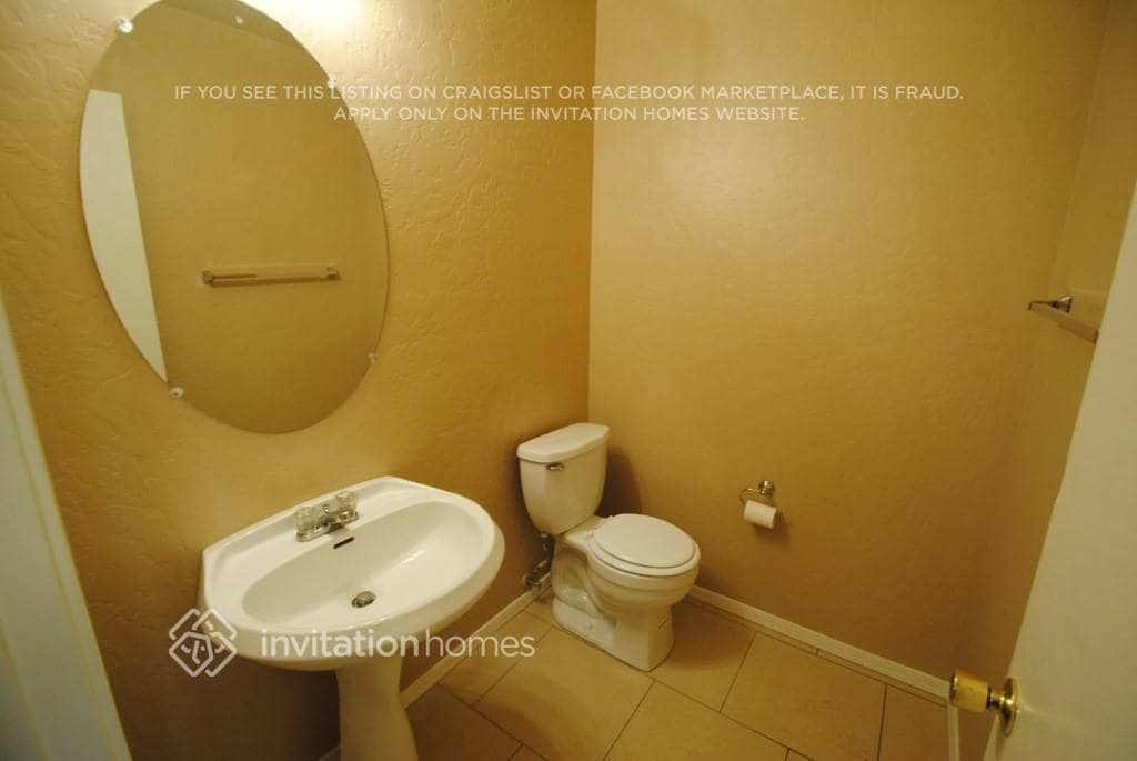 Building Photo - 13442 W Rose Ln