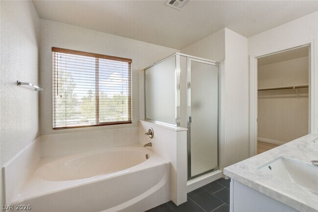 Building Photo - 10808 Wallflower Ave