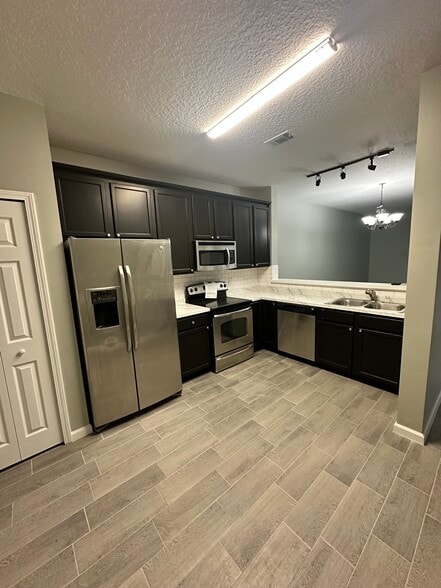 Kitchen - 148 Leese Dr