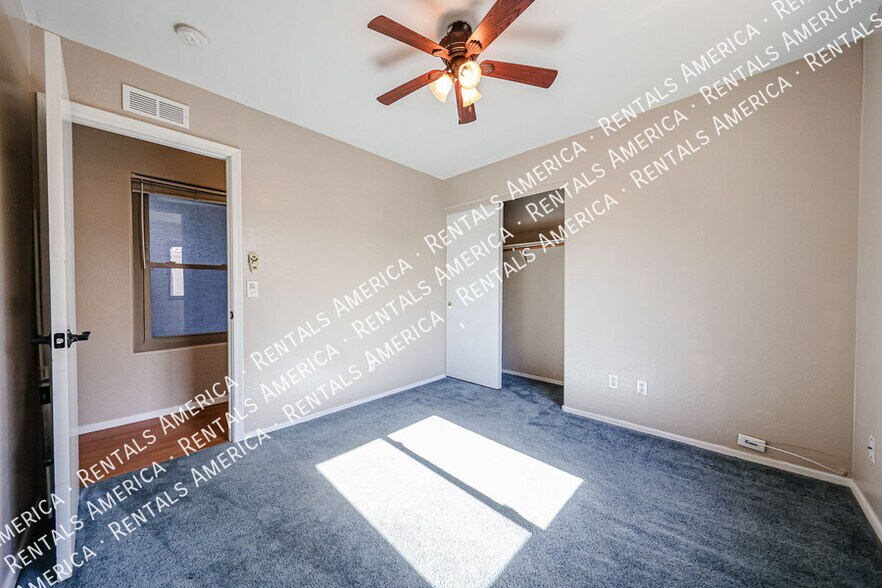 Building Photo - 9714 W Heber Rd