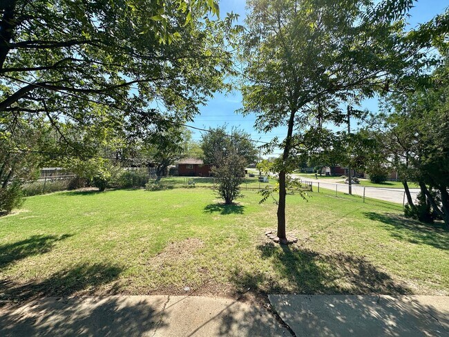 Building Photo - 1502 NW 47th St