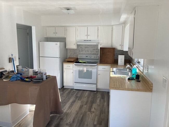 Building Photo - Three Bedroom House in Boalsburg Available for Mid-July