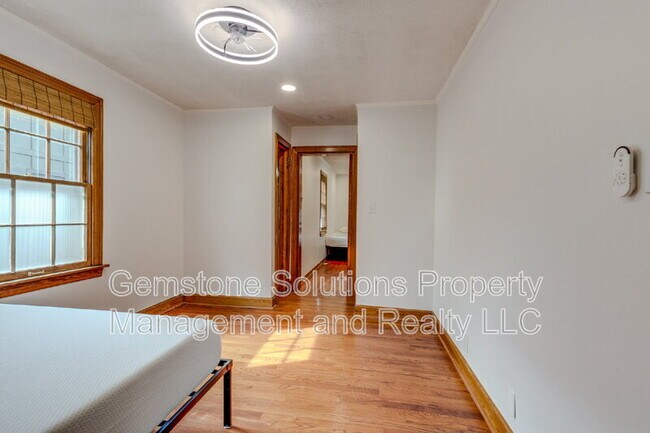 Building Photo - 3912A Burrus St