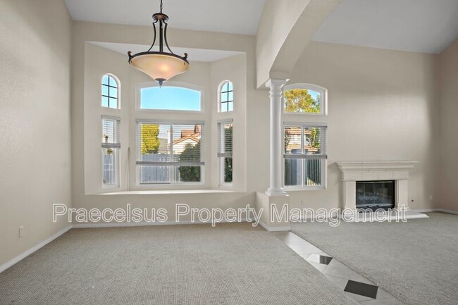 Building Photo - 500 Zinfandel Terrace