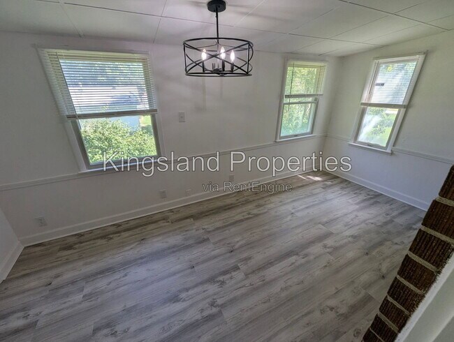 Building Photo - 1215 Danville Dr