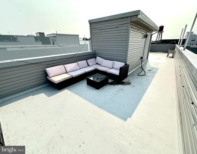 Building Photo - 1528 N 25th St