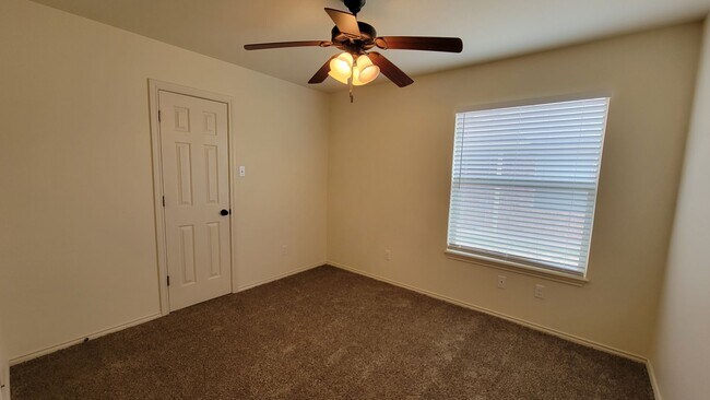 Building Photo - 3104 111th St