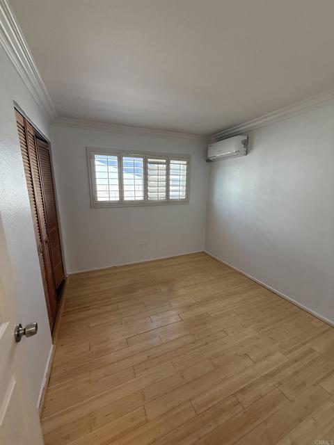 Building Photo - 8859 Kelburn Ave