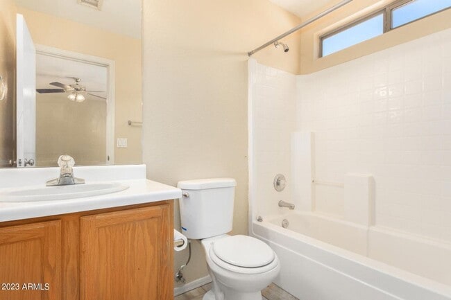 Building Photo - Move In Ready!  3 Bed, 2 Bath w/2 Car Garage