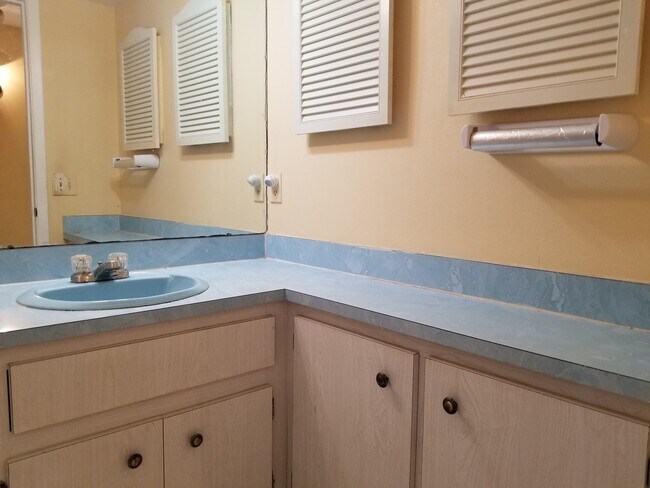 Building Photo - CANAL FRONTAGE / FISH FROM YOUR DOCK