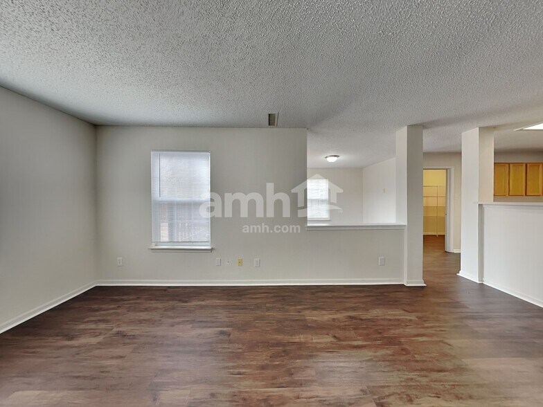 Building Photo - 10167 Hatherley Way