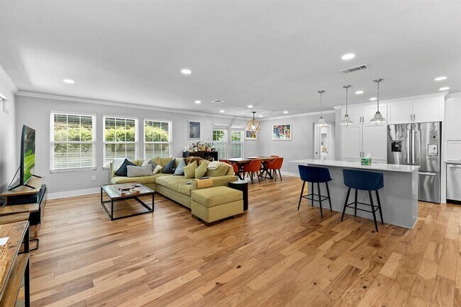 Building Photo - 3307 Garden Villa Ln